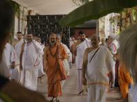 HH Swamiji arrives at the Shri Durga Parameshwari Temple (15 June 2022)